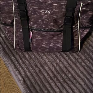 Champion Marled Purple Tote with Black Straps and Pink Zipper Accent
